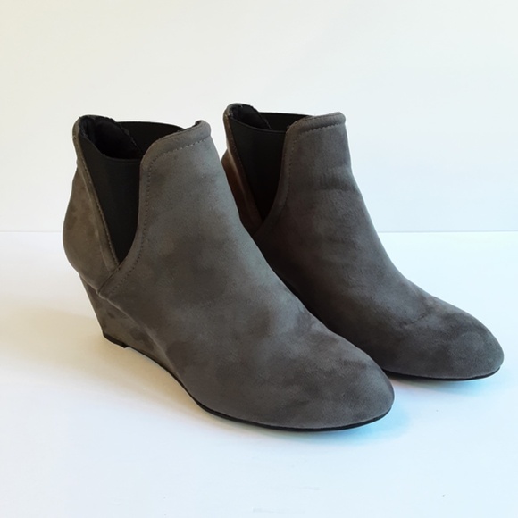 New Directions Gray "Suede" Pull On Wedge Ankle Bootie Cindy 9M - New Heel Caps - Picture 10 of 10